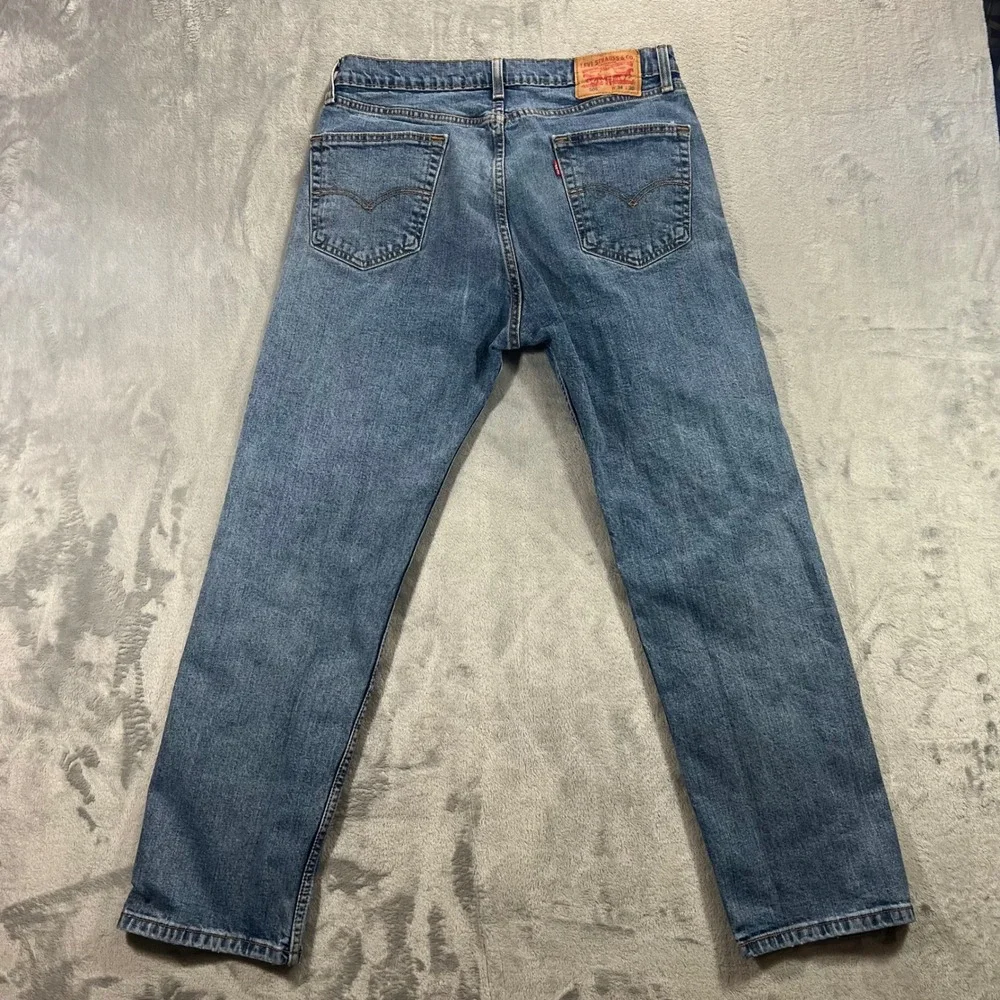 LEVI'S 505 Regular Fit Jeans Mens 34x30 Blue Medium Wash Distressed 00505-1454